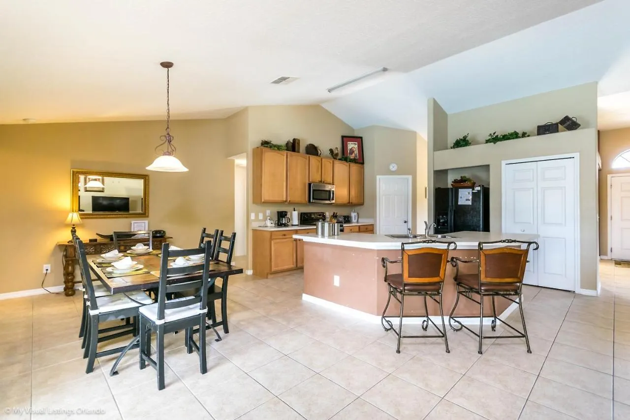 908Cov Spacious 5 Bedroom 3 Bathroom Four Corners Villa
